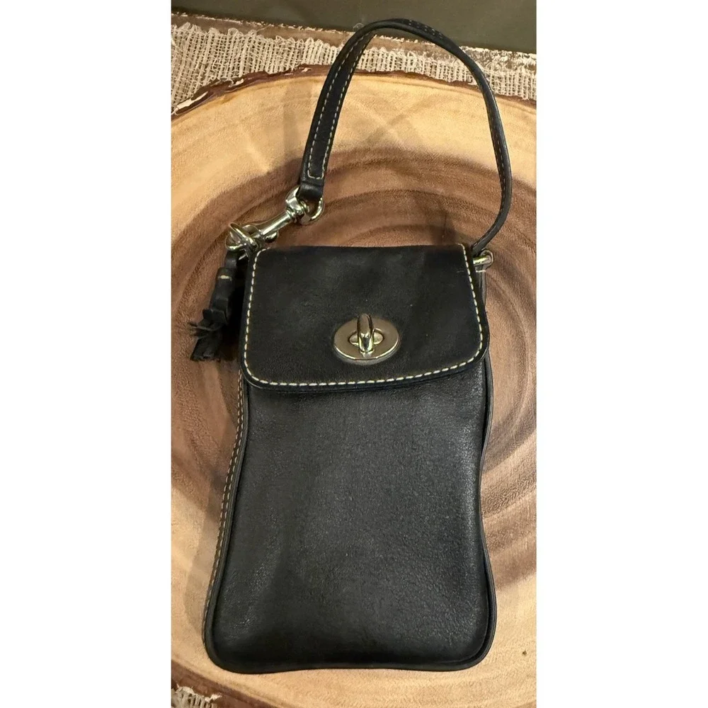 Vintage Leather Coach Black Tassel Leather Turnlock Wristlet Phone Case Wallet